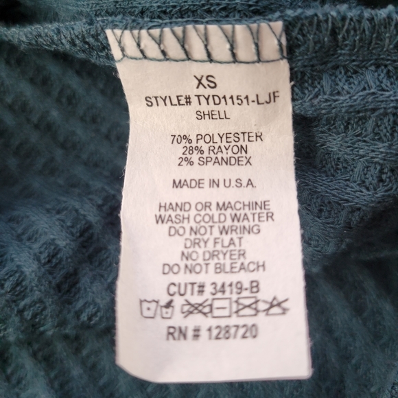 Francesca's ALYA Green Knit Tie Front Top, Size XS - Picture 9 of 12